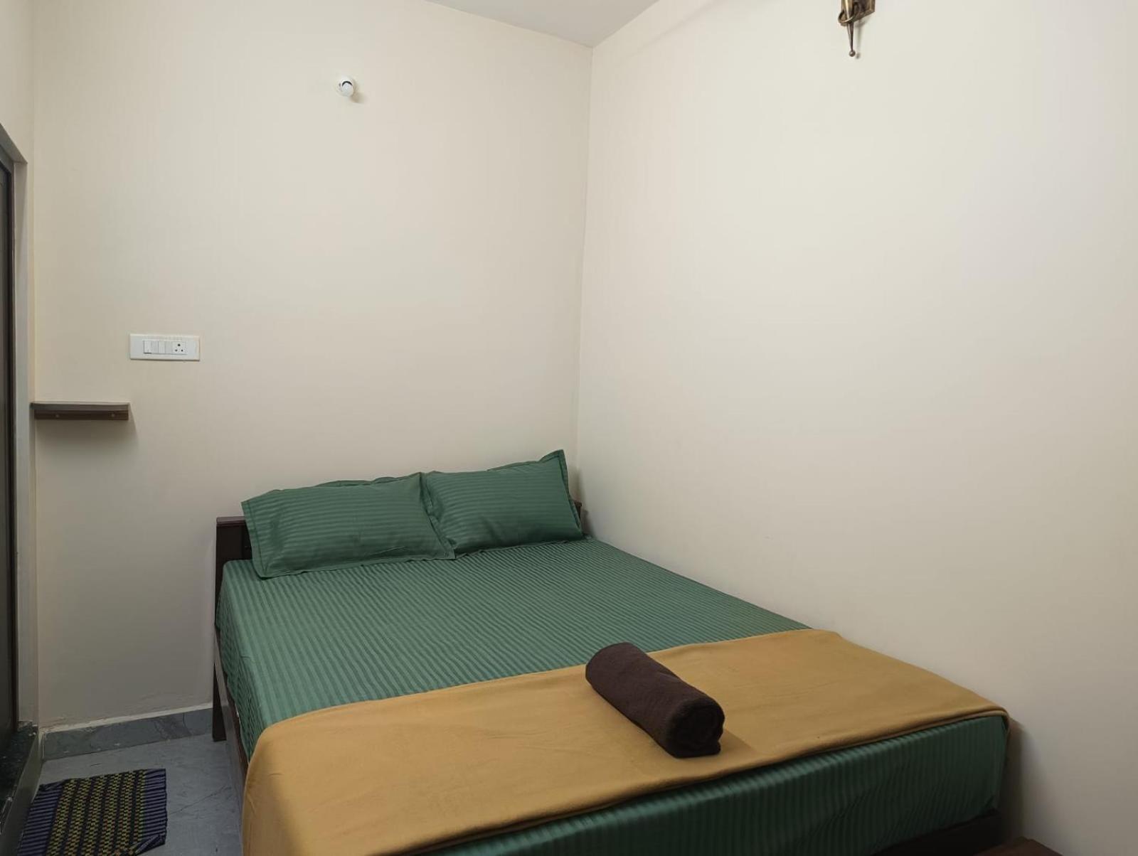 Omkara - The Fives Guest house Tiruvannamalai